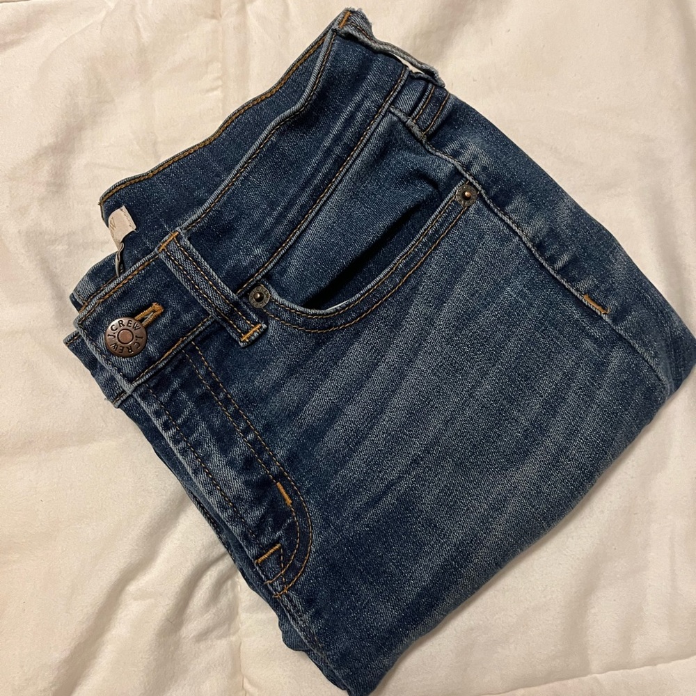 J Crew straight leg, stretch jeans, 87% cotton, 12% poleyester, 1% elastane